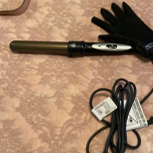 Pretty in a Minute Hair Wand with Heat Protective Glove